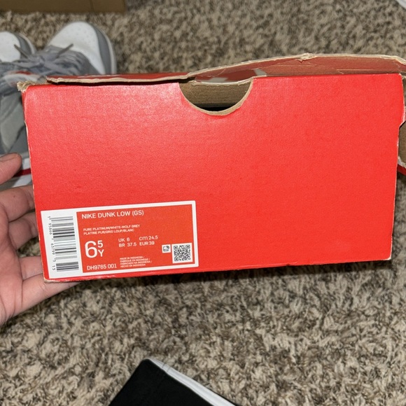 NIKE DUNK LOW GREY WHITE AND RED - Picture 7 of 7